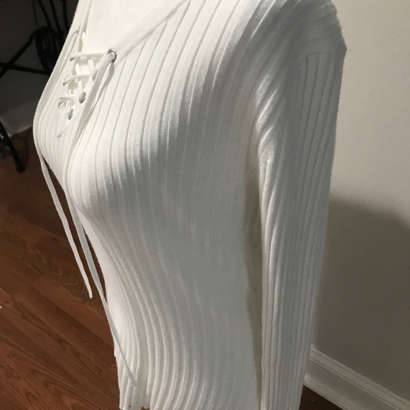 Cross cross tie sweater - Picture 2 of 6